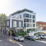 Luxury Getaway At 32 Napier