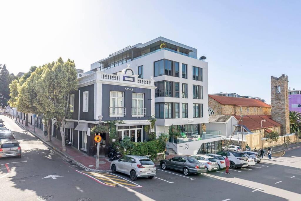 Luxury Getaway At 32 Napier Cape Town